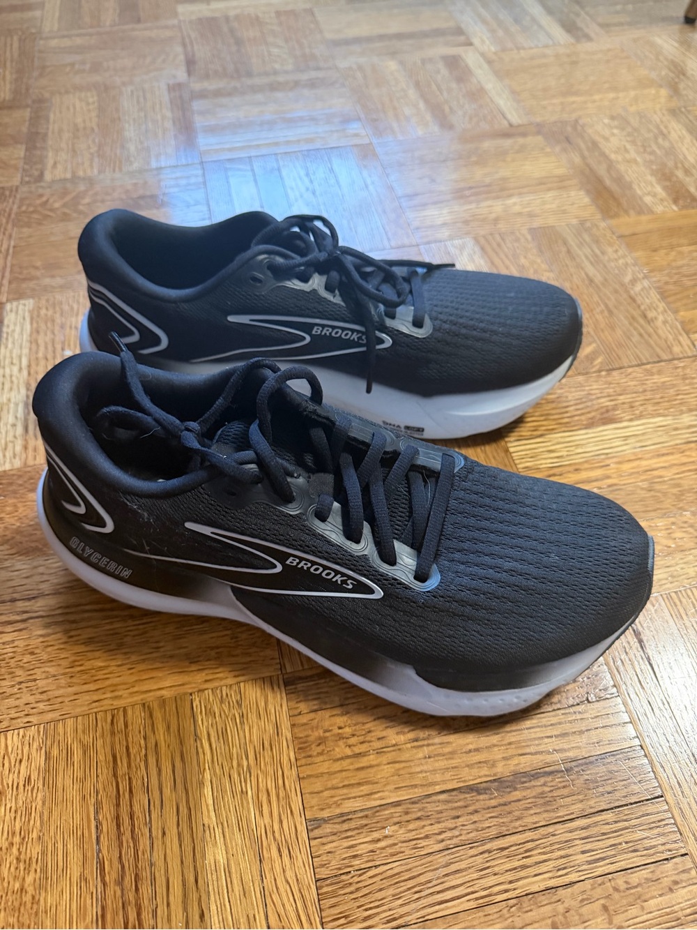 Brooks Glycerin 21 Black Athletic Running Shoes with White Sole